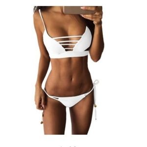 White Bathingsuit ☀️👙